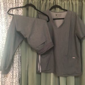 Figs heather gray Women’s scrubs Large “Casma” Top/ Medium Tall “Zamora” Bottom